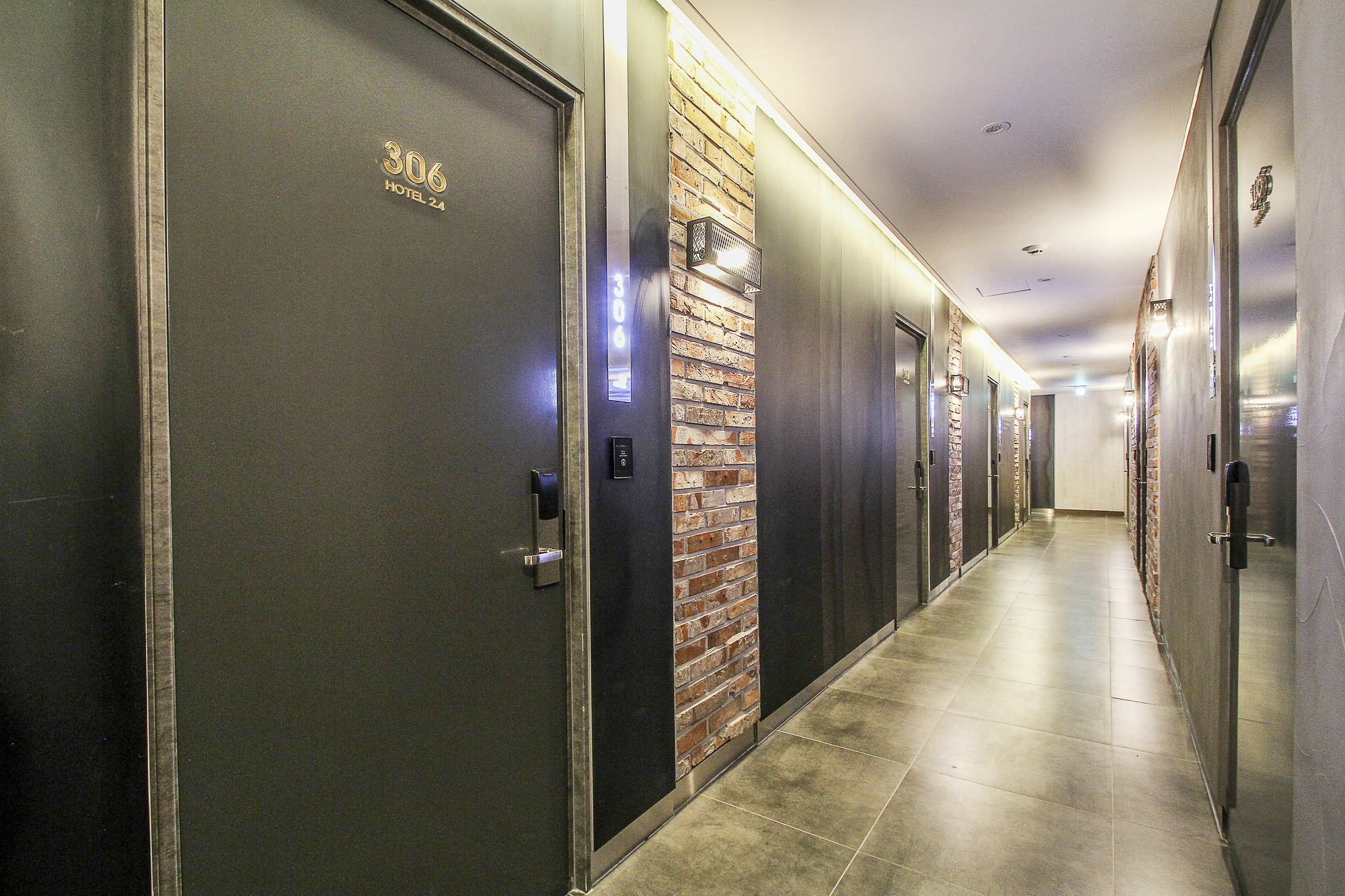 Hotel 2.4 Сеул Екстер'єр фото